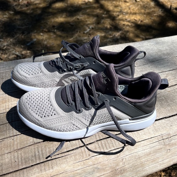 APL Shoes - Like New - APL Women’s Techloom Tracers Size 6
